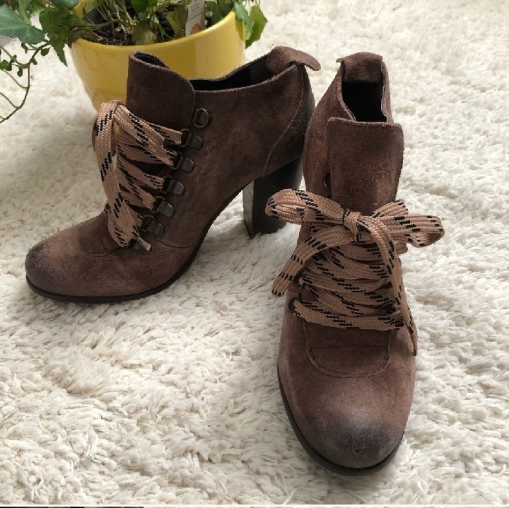 BOUTIQUE 9 Demarko Brown Booties Sz 7.5NWOT!